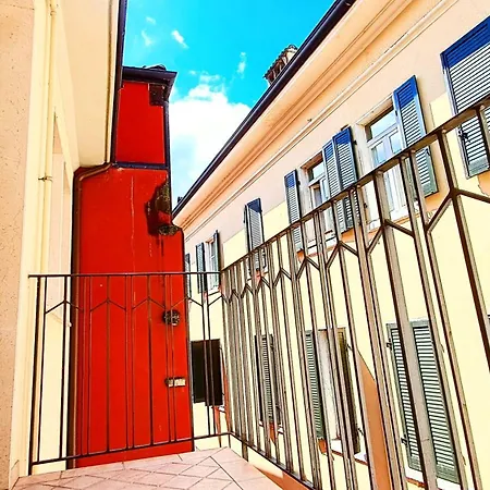 300m Dalla Stazione In Centro Storico Con Terrazza & Balcone