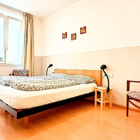 300m Dalla Stazione In Centro Storico Con Terrazza & Balcone * טרנטו