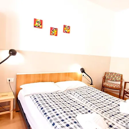 Strategico Tra I Mercatini Di Natale! Zona Centro Storico - Stazione *